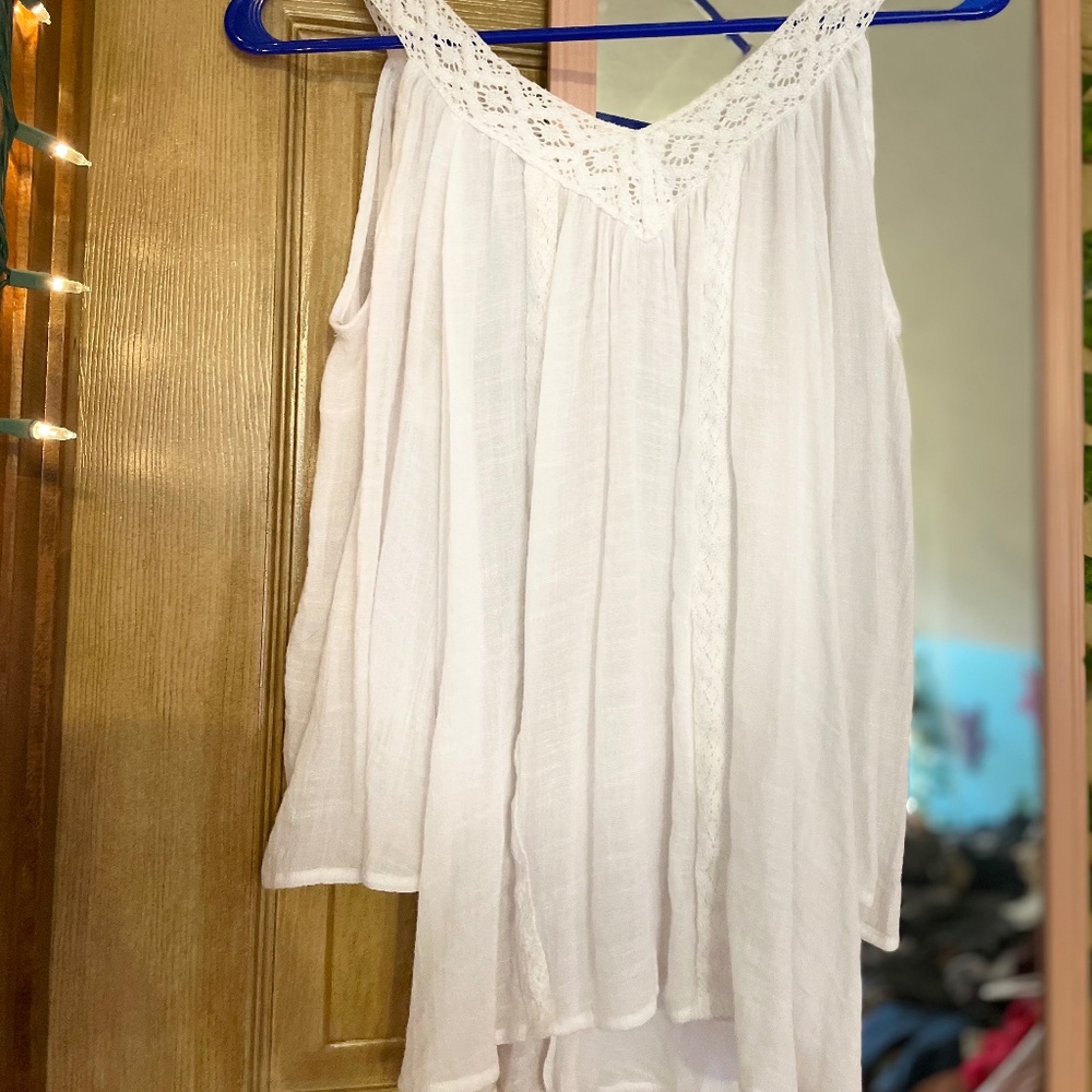 Pretty white flowy blouse